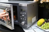 Sửa lò vi sóng inverter tại nhà Hà Nội